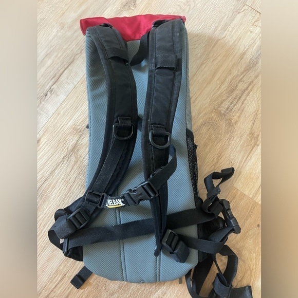 Camelbak Lobo Hydration Water Backpack Red/Gray - Picture 2 of 4